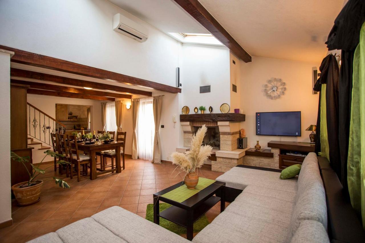 Holiday House Alex Rovinj Exterior photo