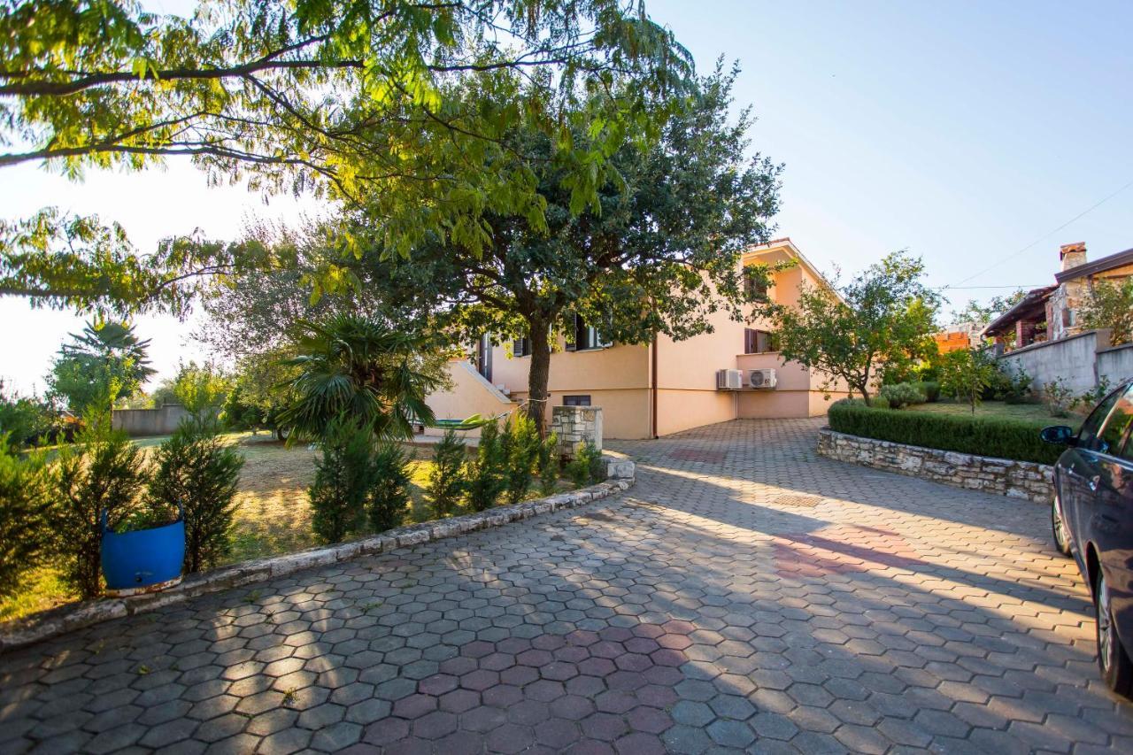 Holiday House Alex Rovinj Exterior photo