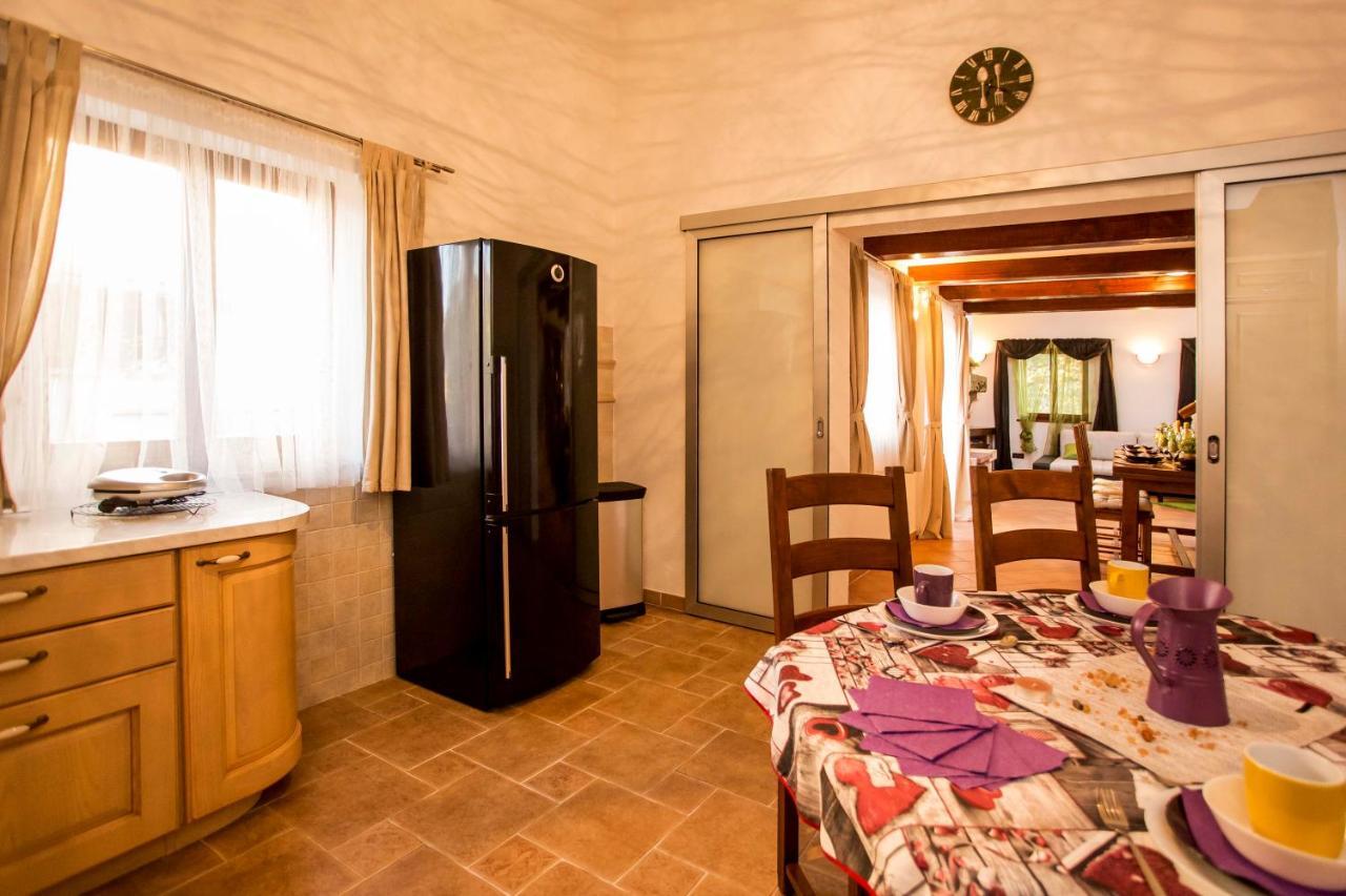Holiday House Alex Rovinj Exterior photo