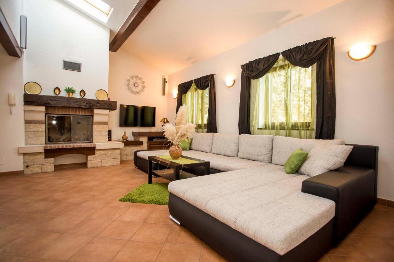 Holiday House Alex Rovinj Exterior photo