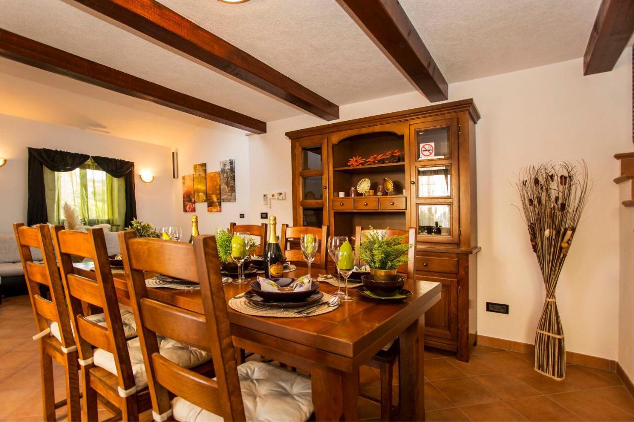 Holiday House Alex Rovinj Exterior photo