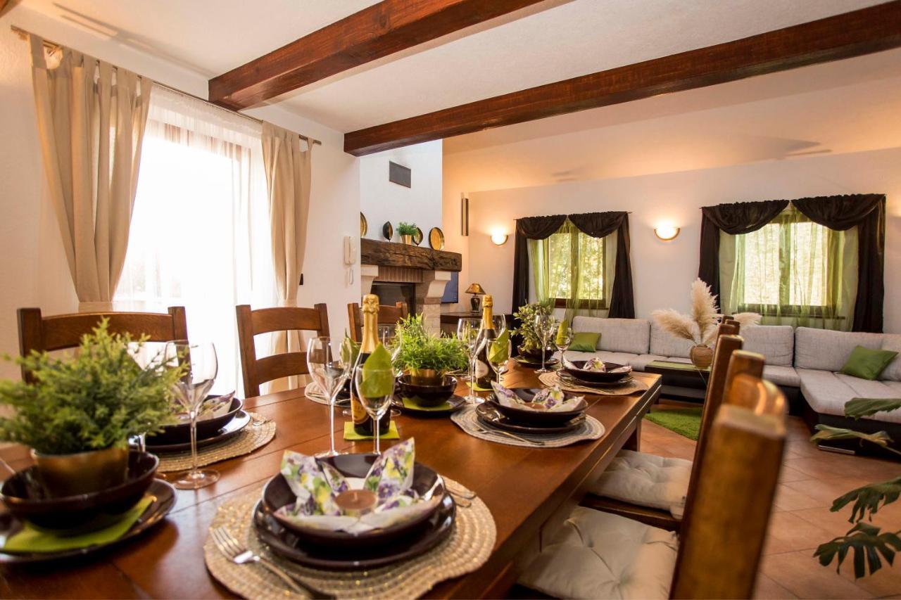 Holiday House Alex Rovinj Exterior photo